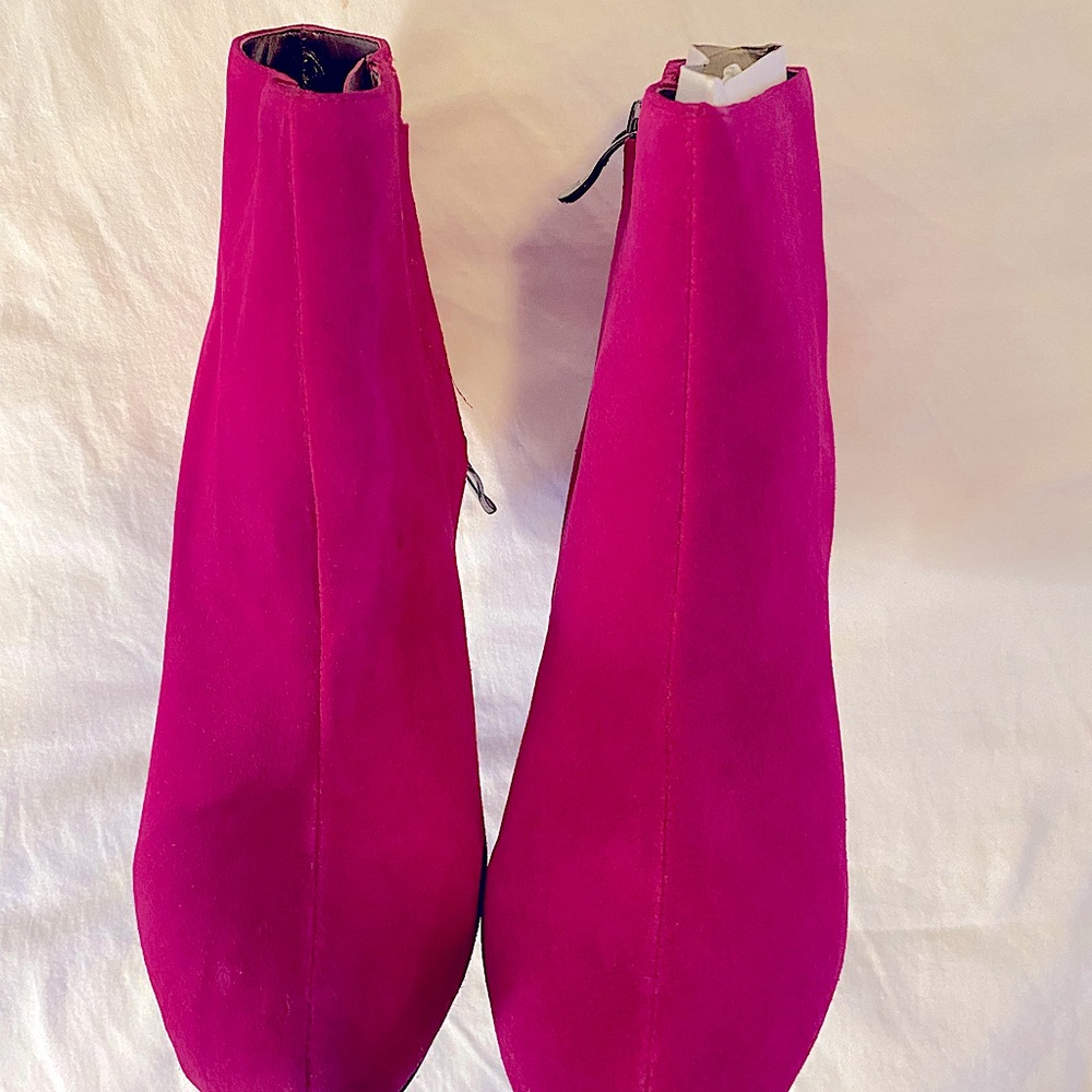 Ann Taylor Loft Ellie Pink Poppie Bootie Size 9 NEW in Box, absolutely gorgeous!